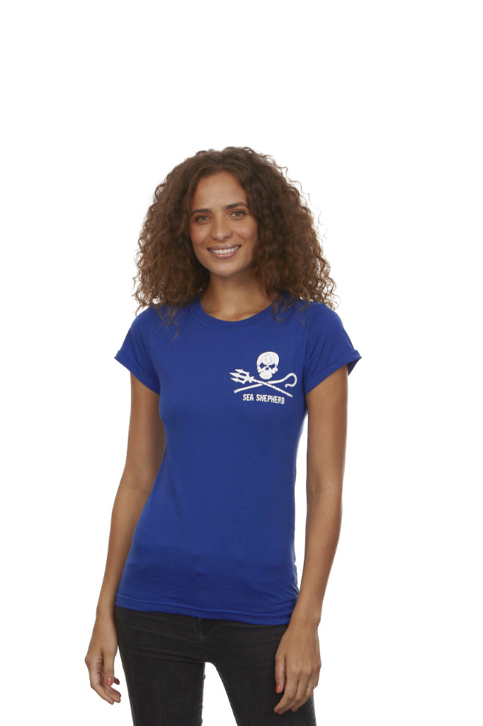 Ao escolher esta Camisa Feminina Azul Jolly Roger - 100% algodão, você está doando o valor de R$ 79,00 para as ações da Sea Shepherd Brasil.

Agradecemos seu apoio!