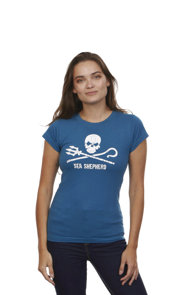 Ao escolher esta Camisa Feminina Azul Jolly Roger Frontal- 100% algodão, você está doando o valor de R$ 89,00 para as ações da Sea Shepherd Brasil.

Agradecemos seu apoio!